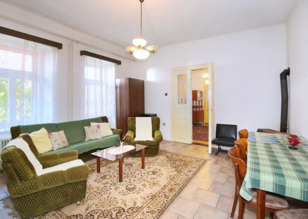 REZERVOVANÉ - Vidiecka usadlosť s pozemkom 6738m2, Šipice