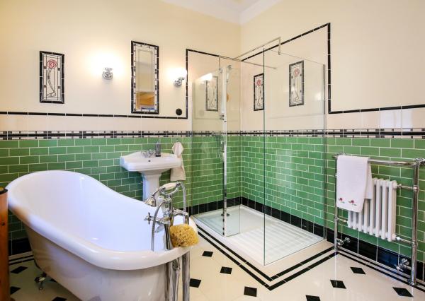 Štýlový byt s garážou a možnosťou prístavby ďalšieho bytu, centrum Banská Bystrica