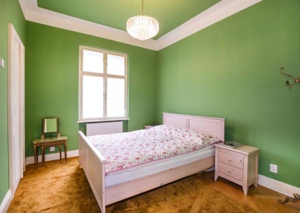 Štýlový byt s garážou a možnosťou prístavby ďalšieho bytu, centrum Banská Bystrica