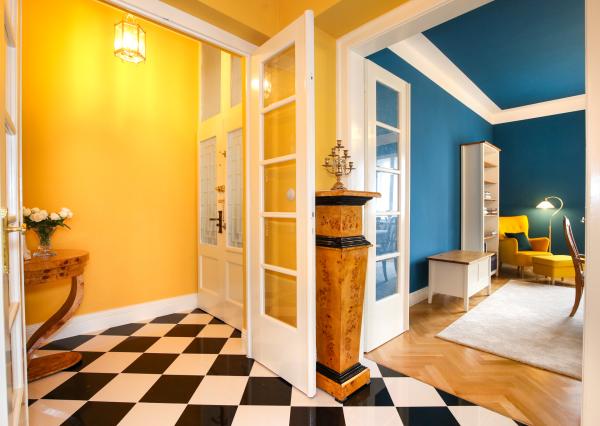 Štýlový byt s garážou a možnosťou prístavby ďalšieho bytu, centrum Banská Bystrica