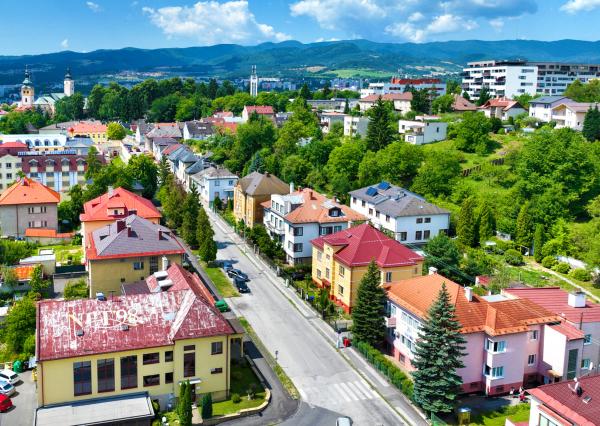 Štýlový byt s garážou a možnosťou prístavby ďalšieho bytu, centrum Banská Bystrica