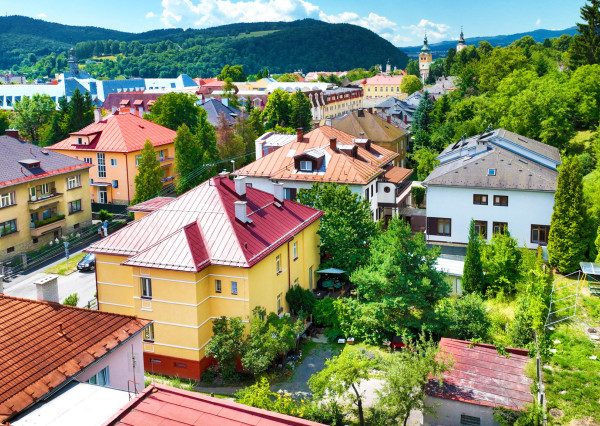 Štýlový byt s garážou a možnosťou prístavby ďalšieho bytu, centrum Banská Bystrica