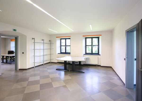 Zrekonštruovaná budova - 1300m2 pozemok Banská Štiavnica