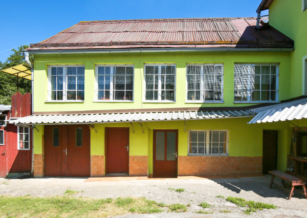 Prenájom rodinného domu so záhradou 320m2+Garáž, Svätý Anton