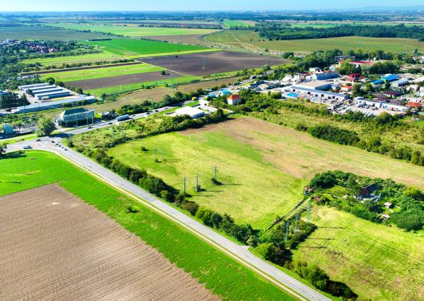 18 500m2 pozemok pre výstavbu rodinných domov, Leopoldov