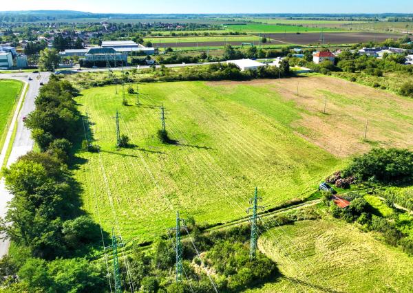 18 500m2 pozemok pre výstavbu rodinných domov, Leopoldov