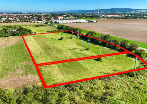 18 500m2 pozemok pre výstavbu rodinných domov, Leopoldov