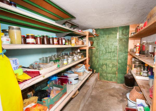 Prenájom rodinného domu so záhradou 320m2+Garáž, Svätý Anton