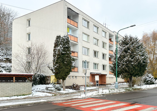 Prenájom 2-izbového bytu, Banská Štiavnica – Križovatka