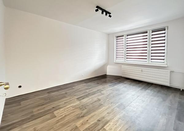 Prenájom 2-izbového bytu, Banská Štiavnica – Križovatka