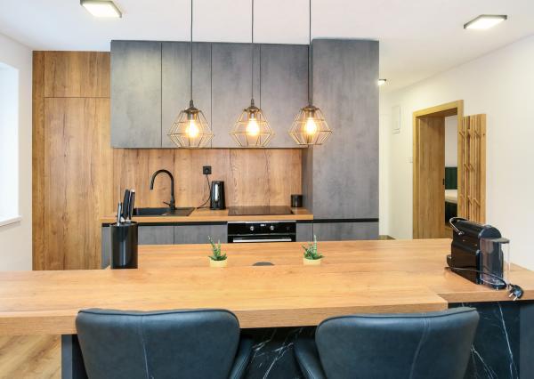 2-izbový zariadený byt s lodžiou, 70m2, Banská Štiavnica