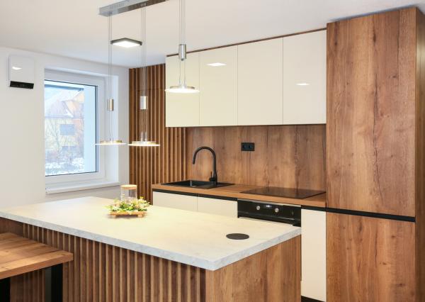 PRENÁJOM 2-izbový priestranný byt, 70m2, Banská Štiavnica