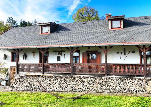 Romantická zrekonštruovaná a zariadená chalupa Malá Lehota