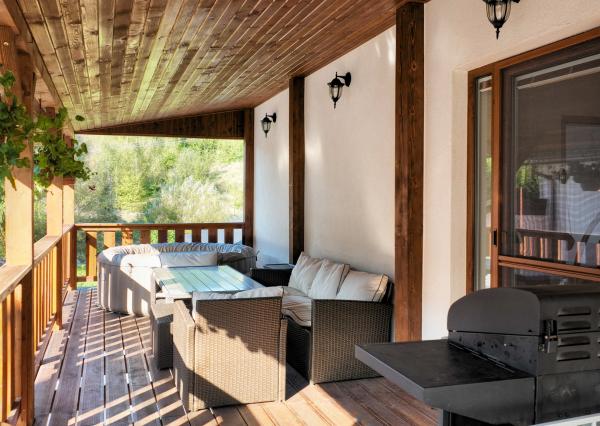 Zrekonštruovaný rodinný dom s terasou v obci Svätý Anton