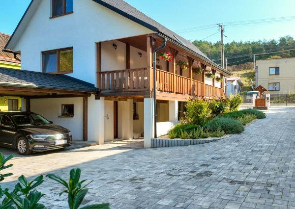 Zrekonštruovaný rodinný dom s terasou v obci Svätý Anton