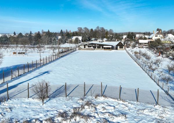 Zabehnutá menšia farma s pozemkom 3800m2 Želiezovce