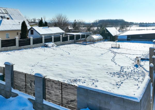 Zabehnutá menšia farma s pozemkom 3800m2 Želiezovce