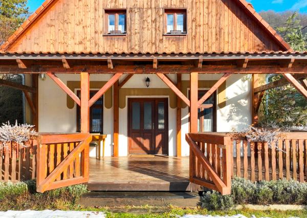 Zabehnutý penzión v obci Svätý Anton, okr. Banská Štiavnica