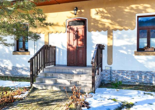 Zabehnutý penzión v obci Svätý Anton, okr. Banská Štiavnica