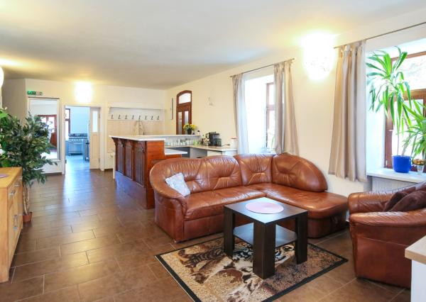 Zabehnutý penzión v obci Svätý Anton, okr. Banská Štiavnica