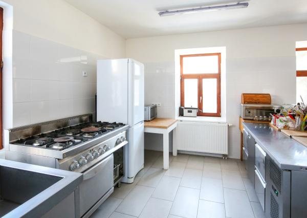 Zabehnutý penzión v obci Svätý Anton, okr. Banská Štiavnica