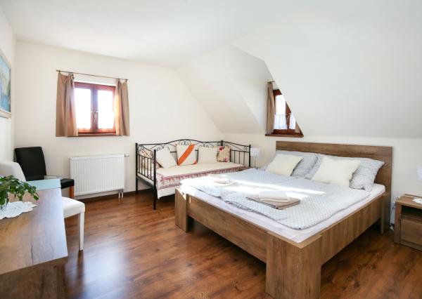 Zabehnutý penzión v obci Svätý Anton, okr. Banská Štiavnica