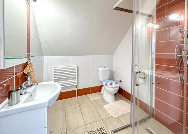 Zabehnutý penzión v obci Svätý Anton, okr. Banská Štiavnica