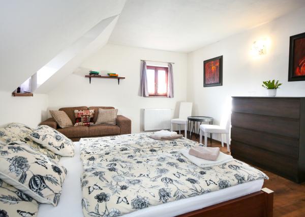 Zabehnutý penzión v obci Svätý Anton, okr. Banská Štiavnica