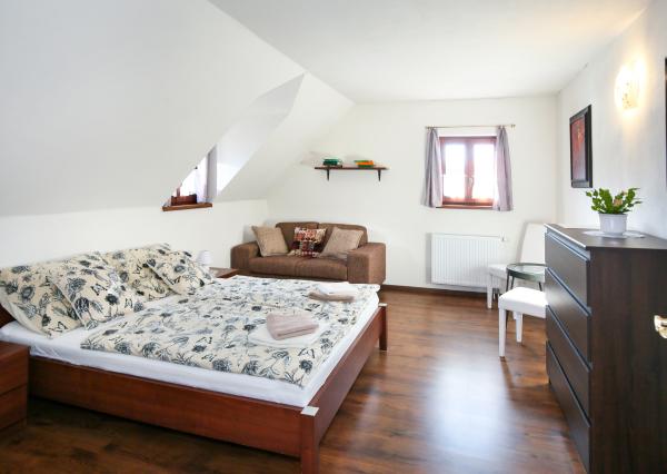 Zabehnutý penzión v obci Svätý Anton, okr. Banská Štiavnica