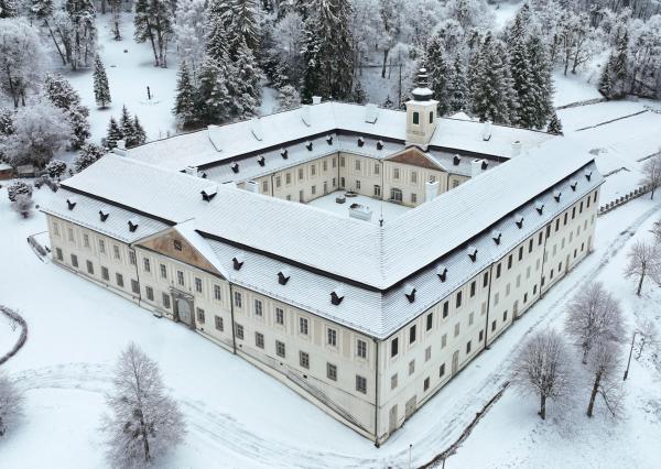 Zabehnutý penzión v obci Svätý Anton, okr. Banská Štiavnica