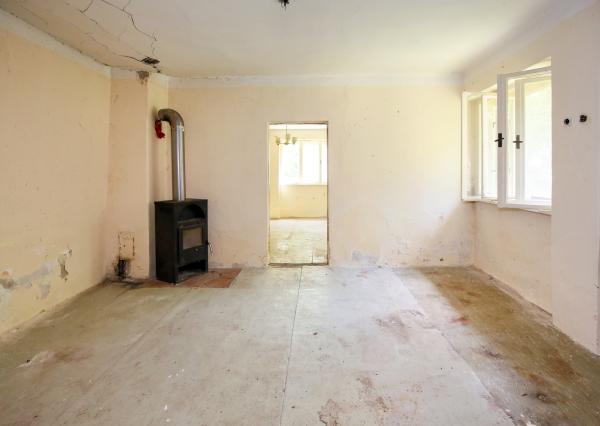 2-izbový rodinný dom v pôvodnom stave, Štiavnické Bane