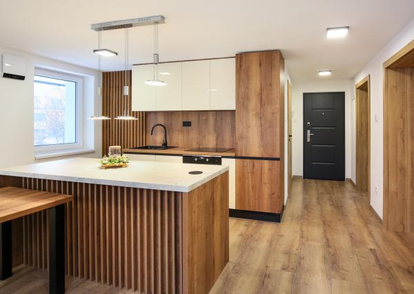 PRENÁJOM 2-izbový priestranný byt, 70m2, Banská Štiavnica