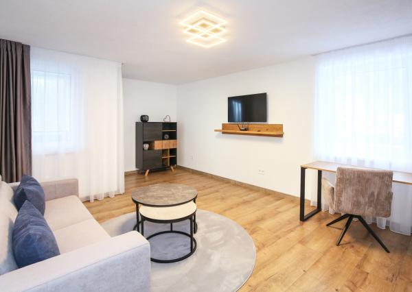 2-izbový zariadený byt s lodžiou, 70m2, Banská Štiavnica