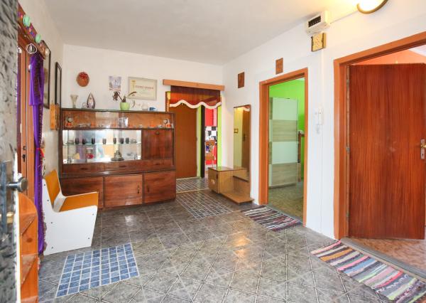 4 izbový byt v pôvodnom stave, 83m2, Banská Štiavnica