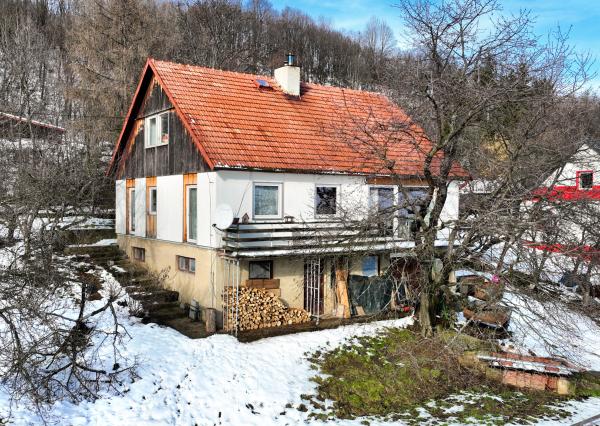 Priestranný 5-izbový rodinný dom v Banskej Štiavnici