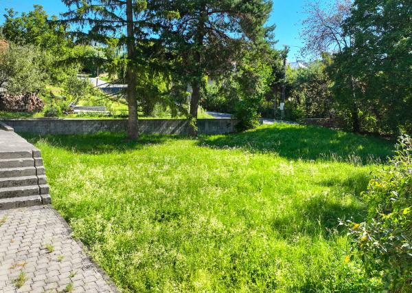 Zrekonštruovaná budova - 1300m2 pozemok Banská Štiavnica