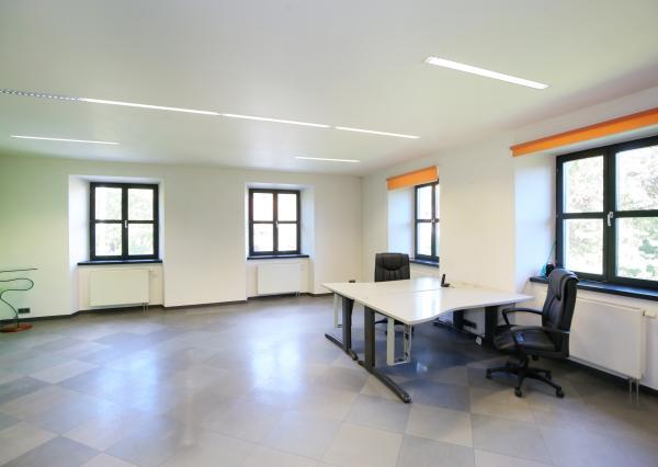 Zrekonštruovaná budova - 1300m2 pozemok Banská Štiavnica