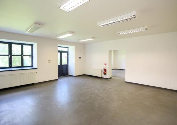 Zrekonštruovaná budova - 1300m2 pozemok Banská Štiavnica