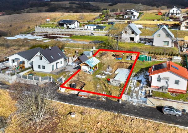 Stavebný pozemok pre rekreačnú chatu 200m od jazera Banský Studenec