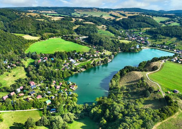 Stavebný pozemok pre rekreačnú chatu 200m od jazera Banský Studenec