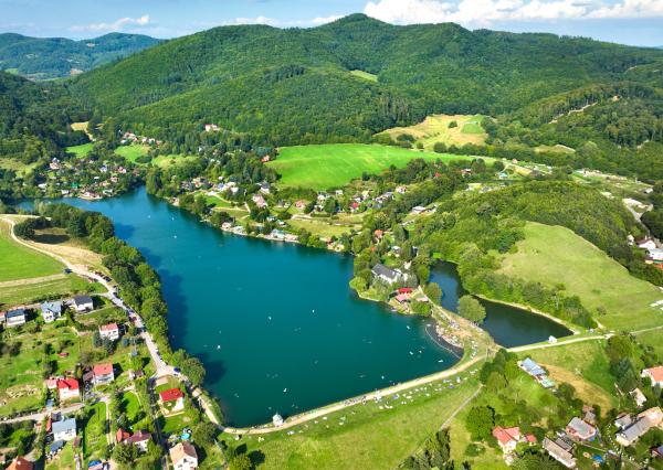 Stavebný pozemok pre rekreačnú chatu 200m od jazera Banský Studenec