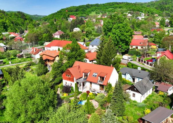 Rodinný dom s 5 bytovými jednotkami a s krásnou záhradou