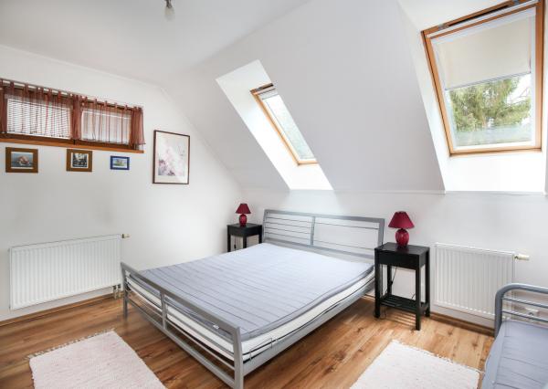 Rodinný dom s 5 bytovými jednotkami a s krásnou záhradou