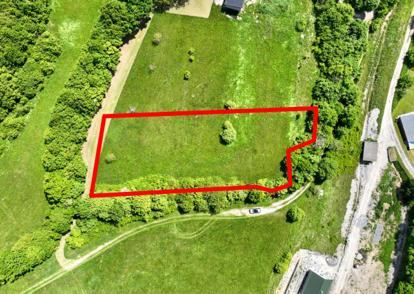 Rovinatý, slnečný pozemok s možnosťou stavby, Banská Belá