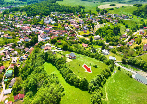 Rovinatý, slnečný pozemok s možnosťou stavby, Banská Belá