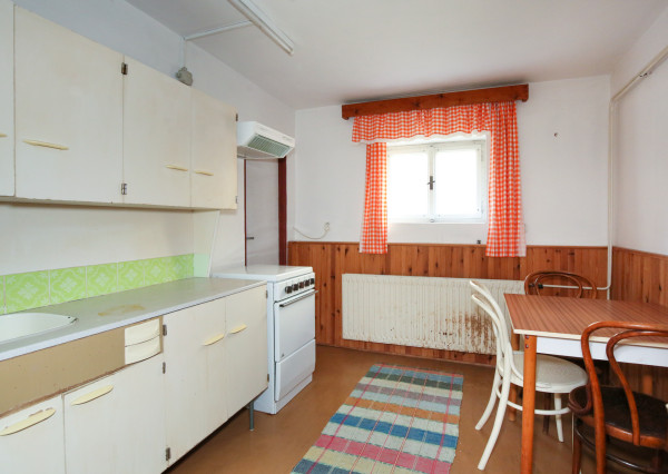 5-izbový rodinný dom s pozemkom 1000m2, Kremnica - Centrum