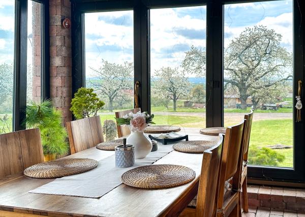 Moderná rodinná usadlosť, pozemok o veľkosti 9000m2, Krupina