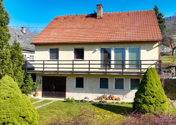 5-izbový rodinný dom s pozemkom 1000m2, Kremnica - Centrum