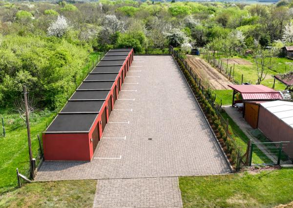 Viacúčelový investičný rovinatý pozemok 750m2 Pukanec