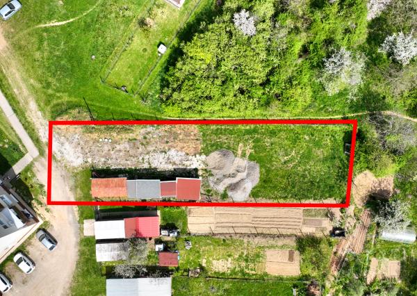 Viacúčelový investičný rovinatý pozemok 750m2 Pukanec